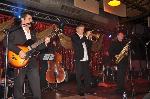 min 2010 11 13 fous swing 103